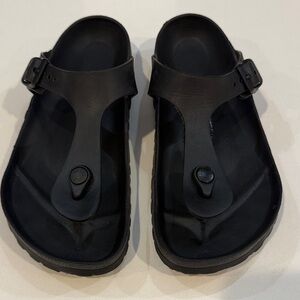 Birkenstock Gizeh Essentials EVA thong sandal in black. Size 39